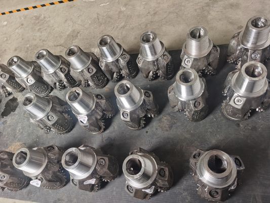 Nhà máy 12 Inch IADC537 Tricone Roller Cone Bit cho khoan giếng dầu